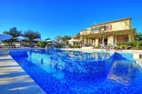 Villa Vittoria by PosarelliVillas